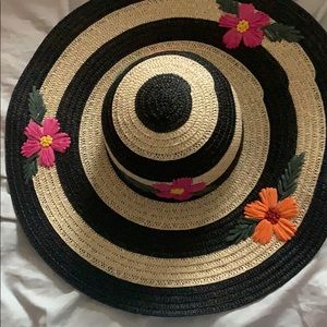 Betsey Johnson Beach Hat